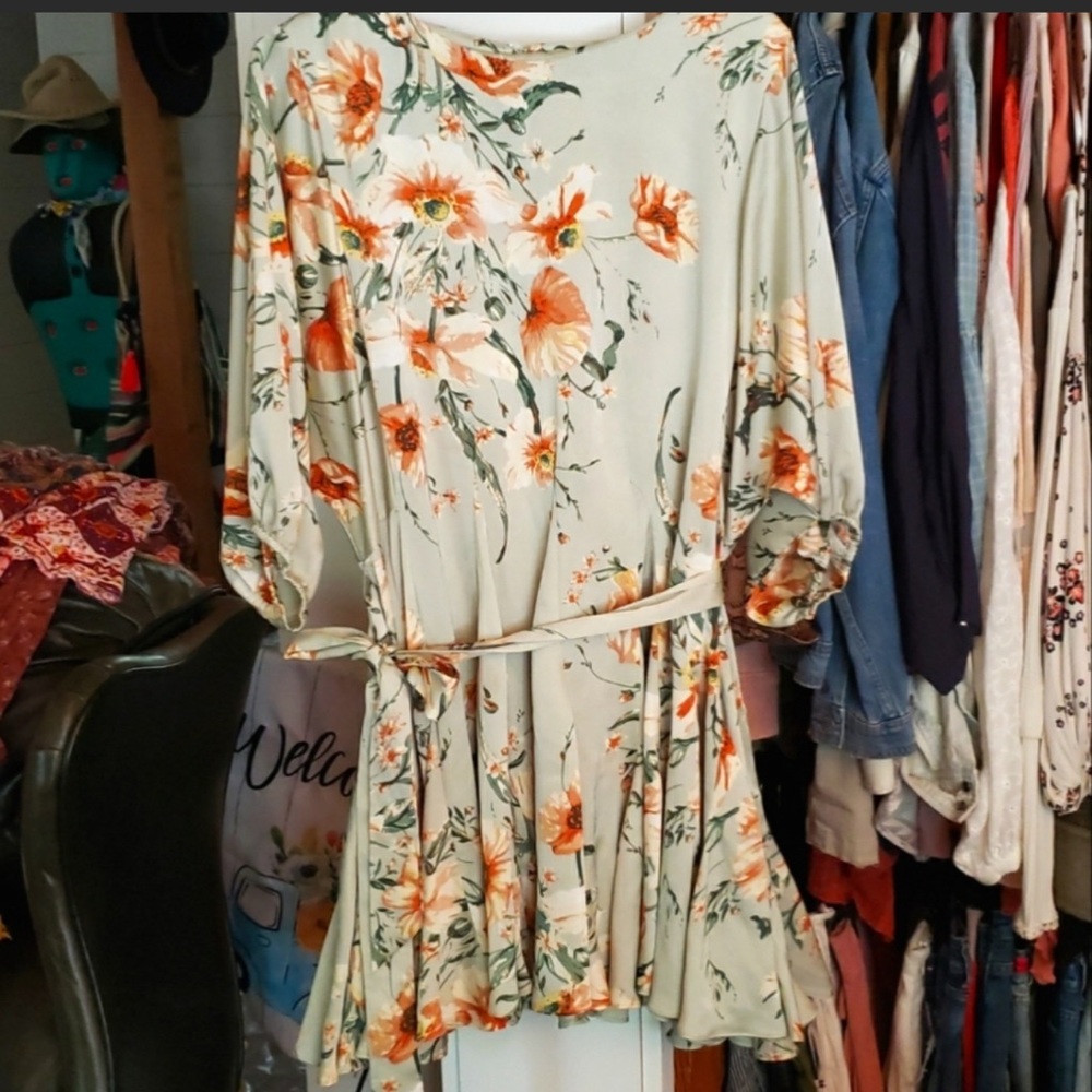 Floral Flowy Vici Mini Dress - Medium - Picture 3 of 7